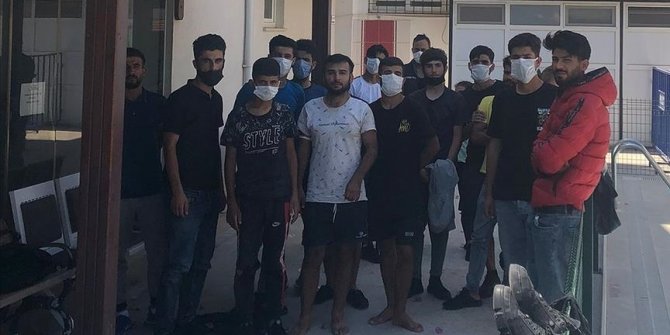 Turkey rescues 26 irregular migrants illegally pushed back by Greece