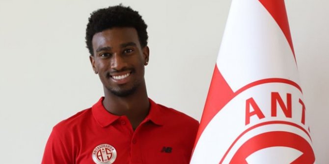 Antalyaspor, ABD'li santrfor Haji Wright ile sözleşme imzaladı