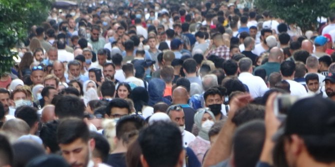 Bayramın son gününde Taksim’de yoğunluk oluştu