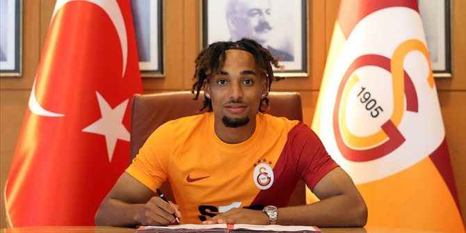 Galatasaray, Sacha Boey'i açıkladı