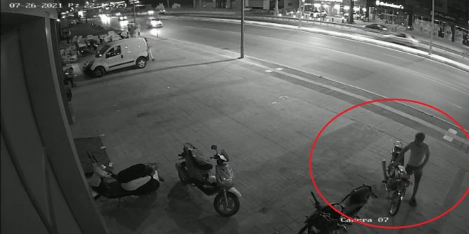 Motosiklet hırsızlığı kamerada
