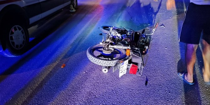 Otomobil ile motosiklet çarpıştı: 2 yaralı
