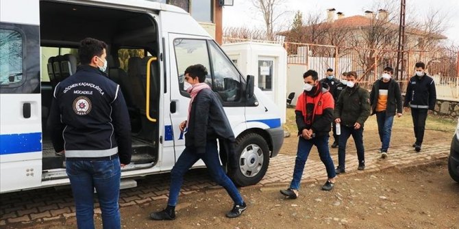 435 irregular migrants held in Istanbul