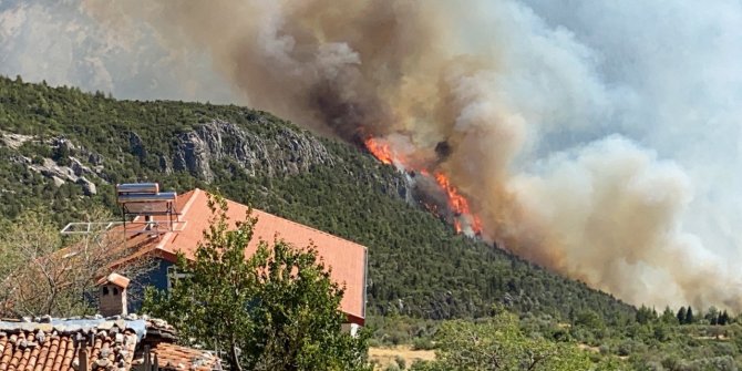 Manavgat'taki büyük yangın 3'üncü gününde
