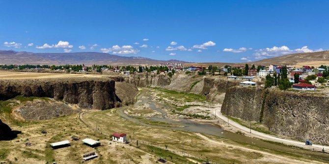 Dik yamaçlarıyla doğunun Ihlara Vadisi: Murat Kanyonu