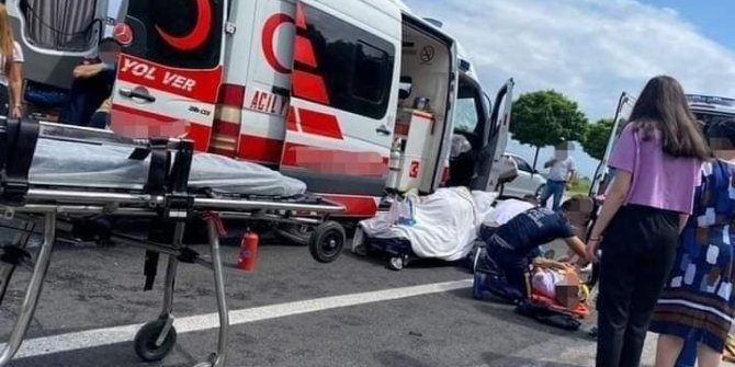 Hasta taşıyan ambulans kaza yaptı: 6 yaralı