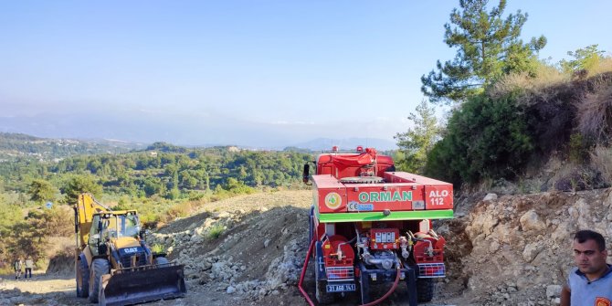 Orman sınırında bahçe yangını