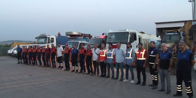 Antalya’daki yangını söndürme çalışmalarına destek için 3 arazöz ve uzman ekipler Pendik’ten yola çıktı