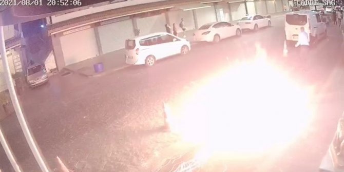 Caddeye patlayıcı atılması kamerada
