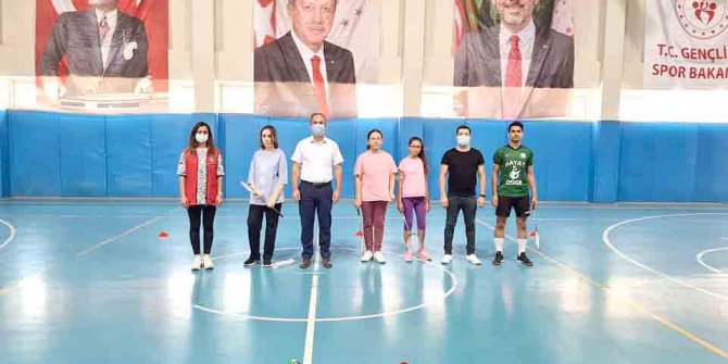 Şahin gençlerin coşkusuna ortak oldu