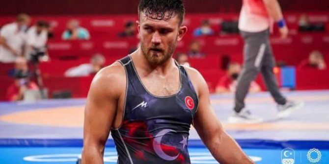 Süleyman Karadeniz Tokyo'da yarı finale yükseldi