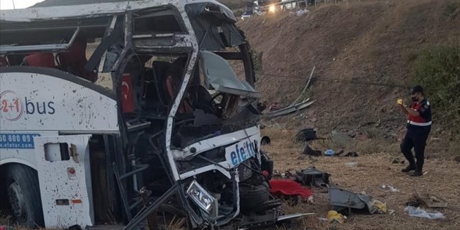 15 killed in bus crash in western Turkey