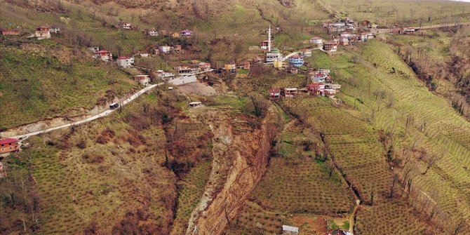 Yağışlarda 255 noktada heyelan meydana geldi