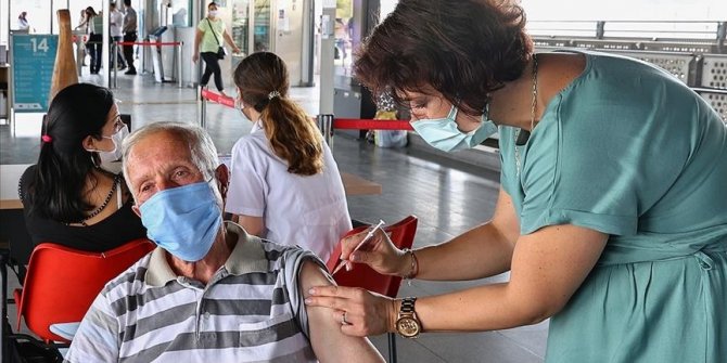 U Turskoj aplicirano više od 80 miliona doza vakcina protiv COVID-19