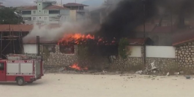 Düğün salonunda çıkan yangın paniğe neden oldu
