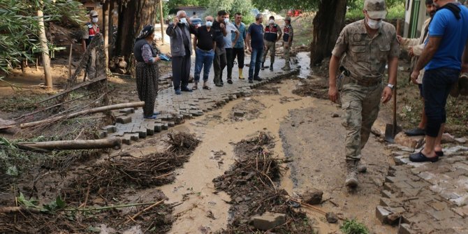 Hekimhan’da sel zarara yol açtı