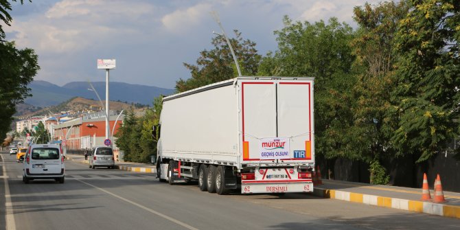 Tunceli'den sel bölgesine 85 ton su gönderildi