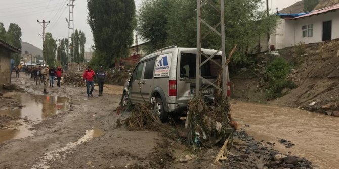 Sarıkamış’ı sel vurdu