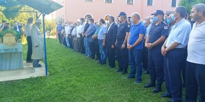 Selde cenazesi dört gün sonra bulunan yaşlı kadın defnedildi