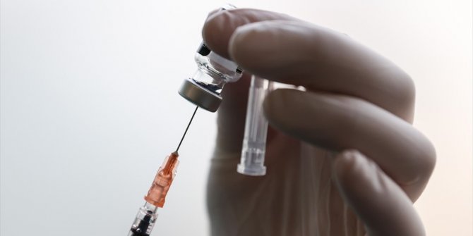 Öğretmenlerin yüzde 83'ü en az bir doz aşısını oldu