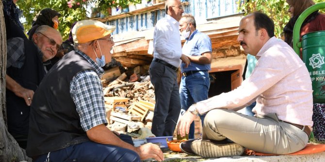 Başkan Altay'ın köylülerle samimi muhabbeti