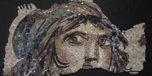 Anadolu'da insanlığın izleri cam, seramik, mozaik ve çinilere yansıtıldı
