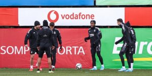 Beşiktaş, Medipol Başakşehir maçına asılıyor