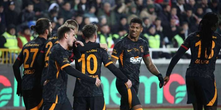 Galatasaray liderliğini sürdürdü