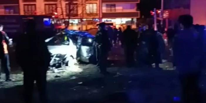 Çöp konteynırına çarpan otomobil takla attı: 1 ölü, 4 yaralı
