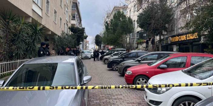 Avcılar’da bir adam eşi ve 3 çocuğunu vurup intihar etti