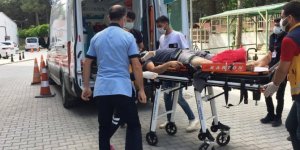 Konya'da devrilen araçtaki anne ve iki kızı yaralandı