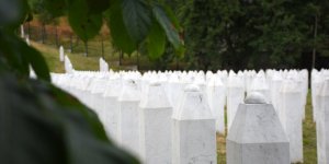 Srebrenitsa soykırım kurbanları defnedildi