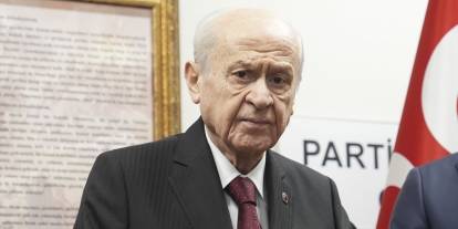 Meclis açılışındaki tokalaşma çok konuşulmuştu... Bahçeli'den ilk açıklama