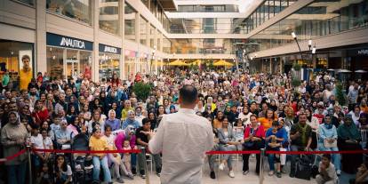 Doğancan Özadlı, Aura Lux Skin Care sponsorluğunda Enntepe Alışveriş Merkezi’nde sevenleriyle buluştu