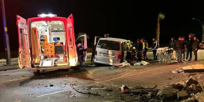 Balıkesir'de minibüs devrildi: 1 ölü, 4 yaralı