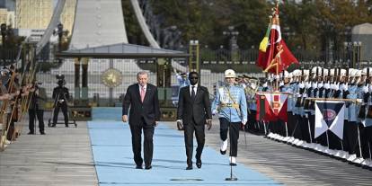 Senegal Cumhurbaşkanı Beşir Cuma Fay resmi törenle karşılandı