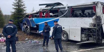 Eskişehir'de yolcu otobüsü devrildi! 1 kişi öldü, 30 kişi yaralandı