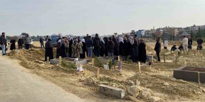 Mersin’de babasının öldürdüğü 8 yaşındaki çocuk toprağa verildi