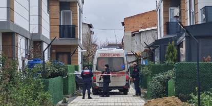 Villada anne ve kızı ölü, baba ise ağır yaralı bulundu