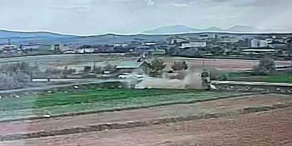 Kavşakta bekleyen aracı sollarken kaza yaptı: 1 ölü, 3 yaralı