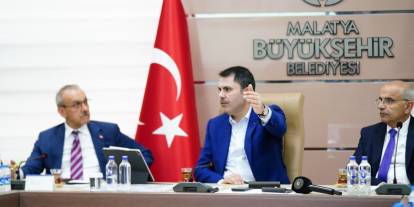 Bakan Kurum'dan Özgür Özel'e tepki! "O gözlerindeki bandı çıkarsın ve etrafına bir baksın"