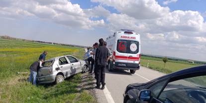 Konya'da kontrolden çıkan otomobil  takla attı