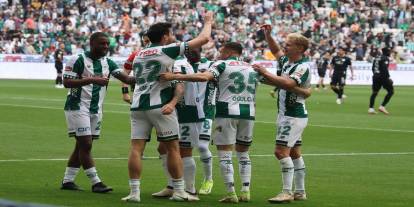 Konyasporlu futbolcular gönülleri ısıttı (Video)