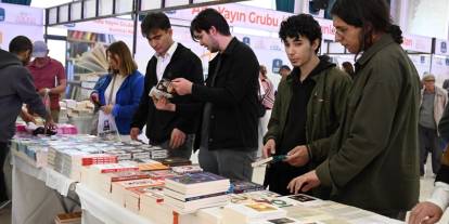 Konya'da kitapseverler merakla bekliyordu... 5. kez kapılarını açtı