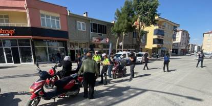Konya'da trafik ekipleri yasalara uymayan motosiklet sürücülerine göz açtırmıyor