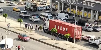 İzmir'de otomobile tüfekli saldırı; 3 ölü, 1 yaralı