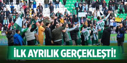 Konyasporlu futbolcu arkadaşlarıyla vedalaşıp ayrıldı!