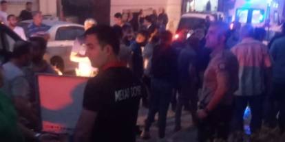 Enaflar arasında bıçak ve satırlı kavga; 1 ölü, 2'si polis 6 yaralı