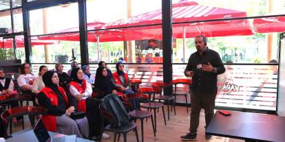 "Yapay Zekânın Günümüze ve Geleceğe Etkisi” Kafe Karatay Adalet Parkında konuşuldu
