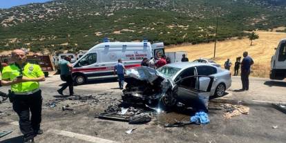 Isparta-Konya kara yolunda 2 otomobil çarpıştı: 1 ölü, 9 yaralı
